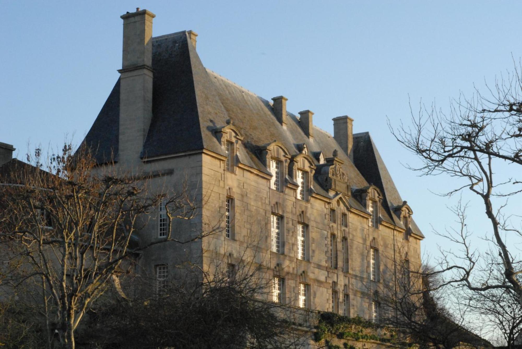 Chateau De Courseulles Esterno foto